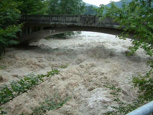 Jahrhunderthochwasser 2005 am Lechfall bei Füssen