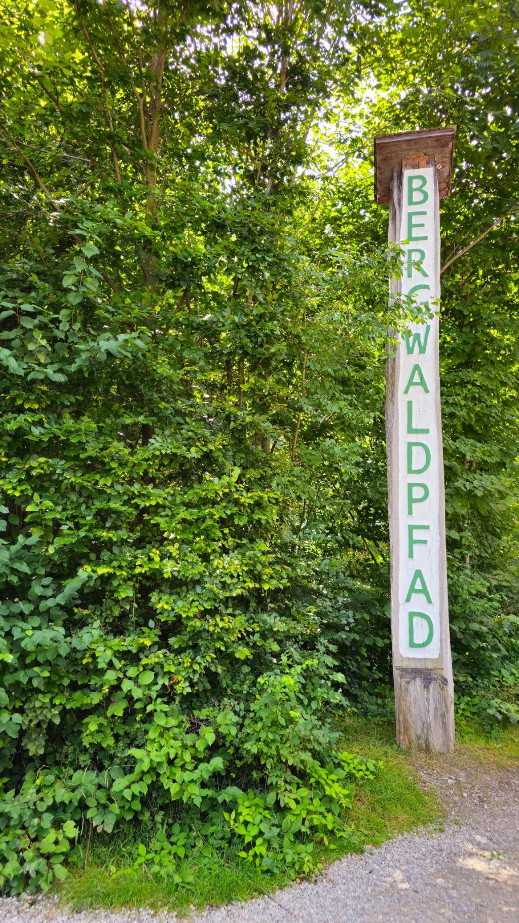 Eingang Bergwaldpfad in Ziegelwies